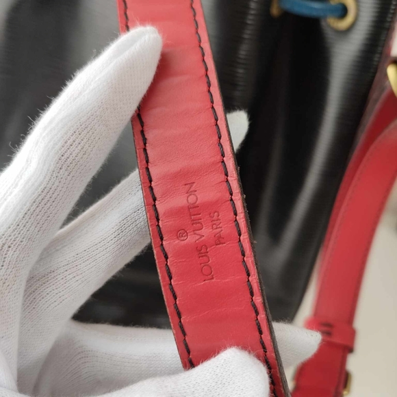 Louis VuittonLouis Vuitton Bi-color Epi Leather Noe Shoulder Bag - Picture 9 of 12